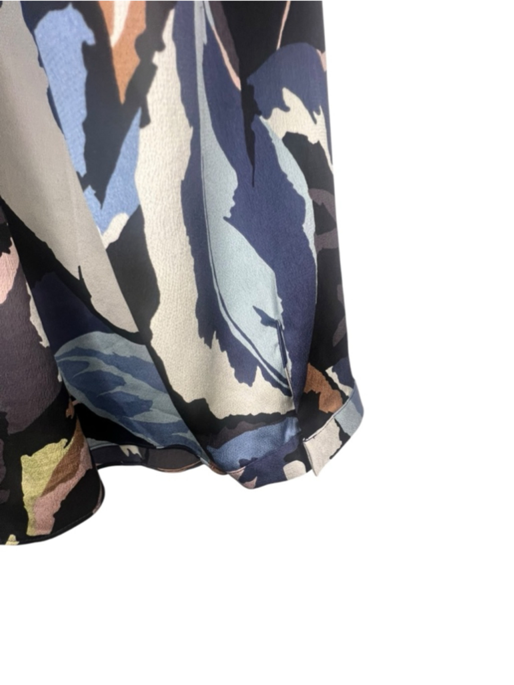 NIC+ZOE Multicolor Abstract Leaf Print Tie Neck Long Sleeve Loose Fit Blouse - Picture 5 of 7